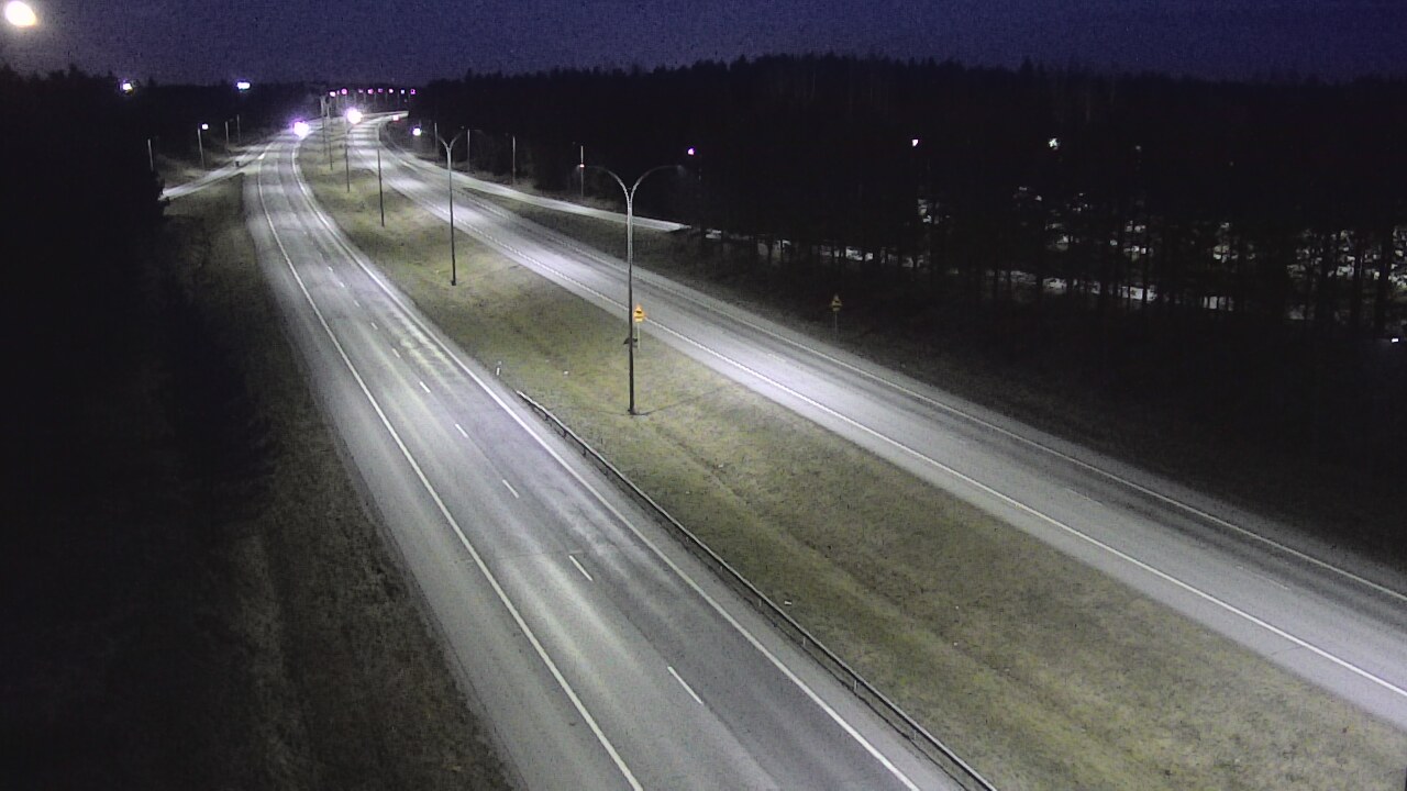 Weather Camera Image Väg 4 Uleåborg, Ouluntulli, Oulu, Pohjois-Pohjanmaa