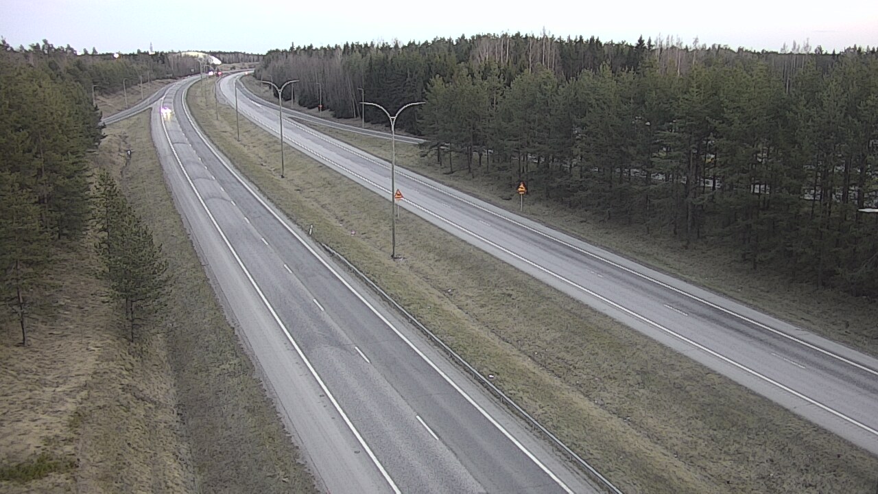 Weather Camera Image Väg 4 Uleåborg, Ouluntulli, Oulu, Pohjois-Pohjanmaa