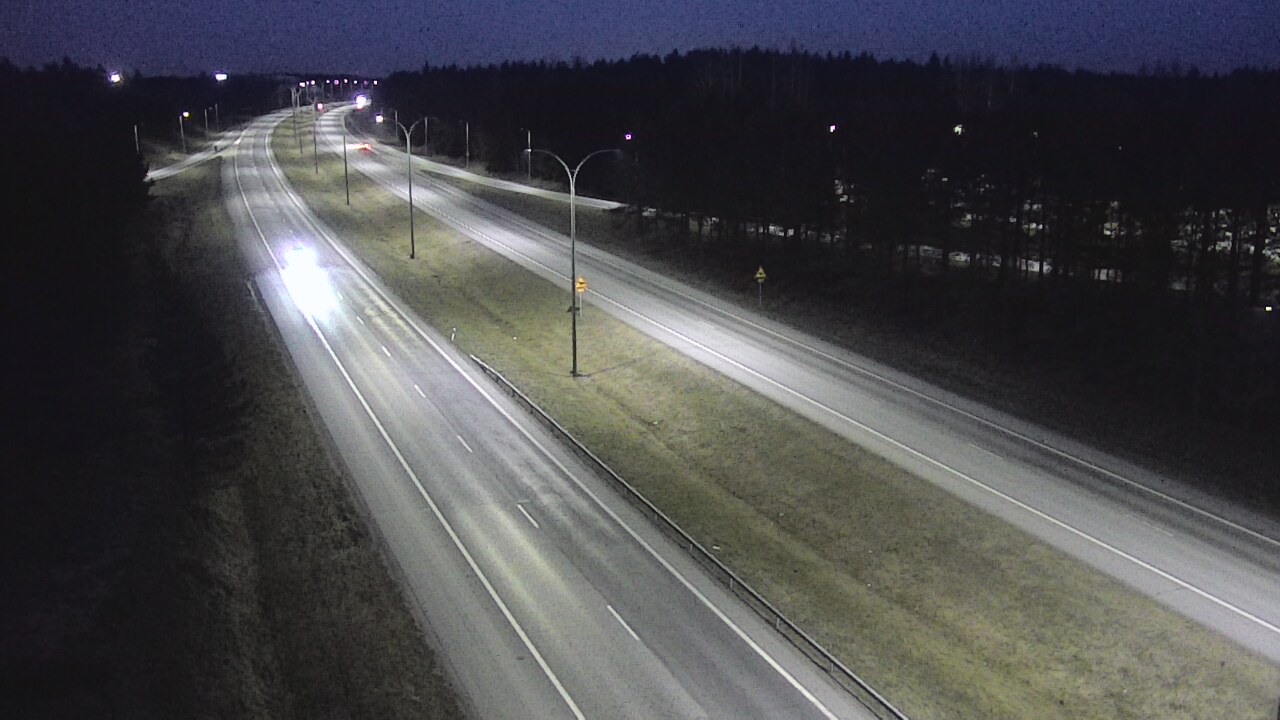 Weather Camera Image Väg 4 Uleåborg, Ouluntulli, Oulu, Pohjois-Pohjanmaa