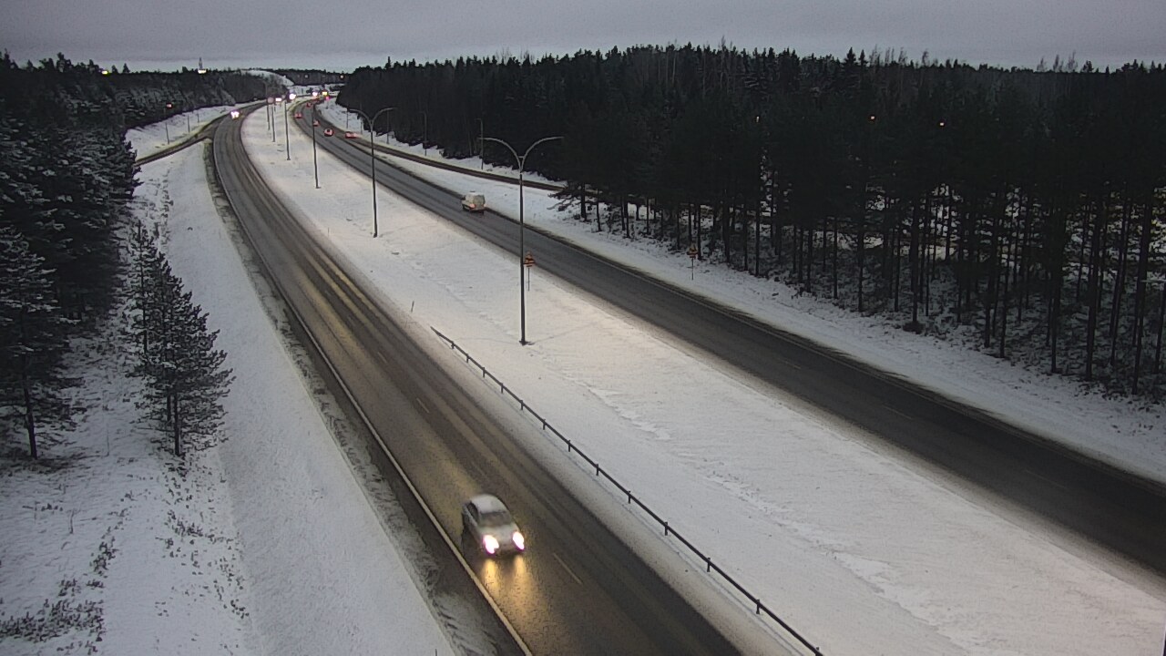 Weather Camera Image Väg 4 Uleåborg, Ouluntulli, Oulu, Pohjois-Pohjanmaa