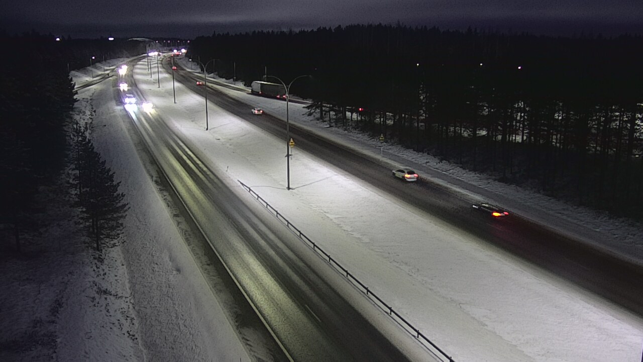 Weather Camera Image Väg 4 Uleåborg, Ouluntulli, Oulu, Pohjois-Pohjanmaa