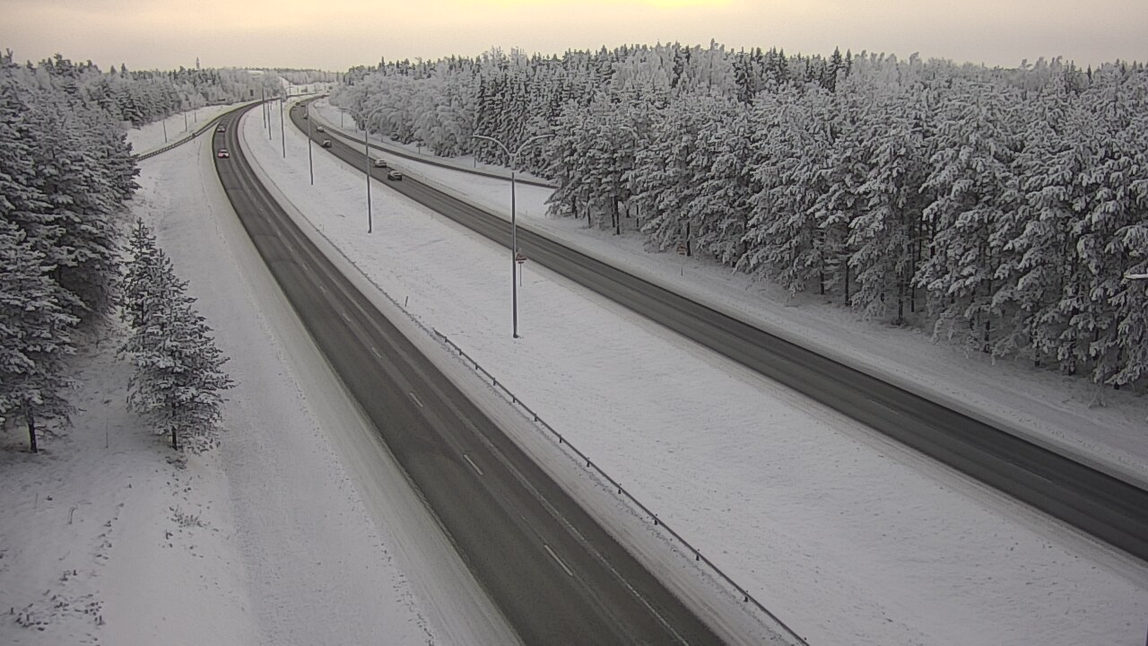 Weather Camera Image Väg 4 Uleåborg, Ouluntulli, Oulu, Pohjois-Pohjanmaa