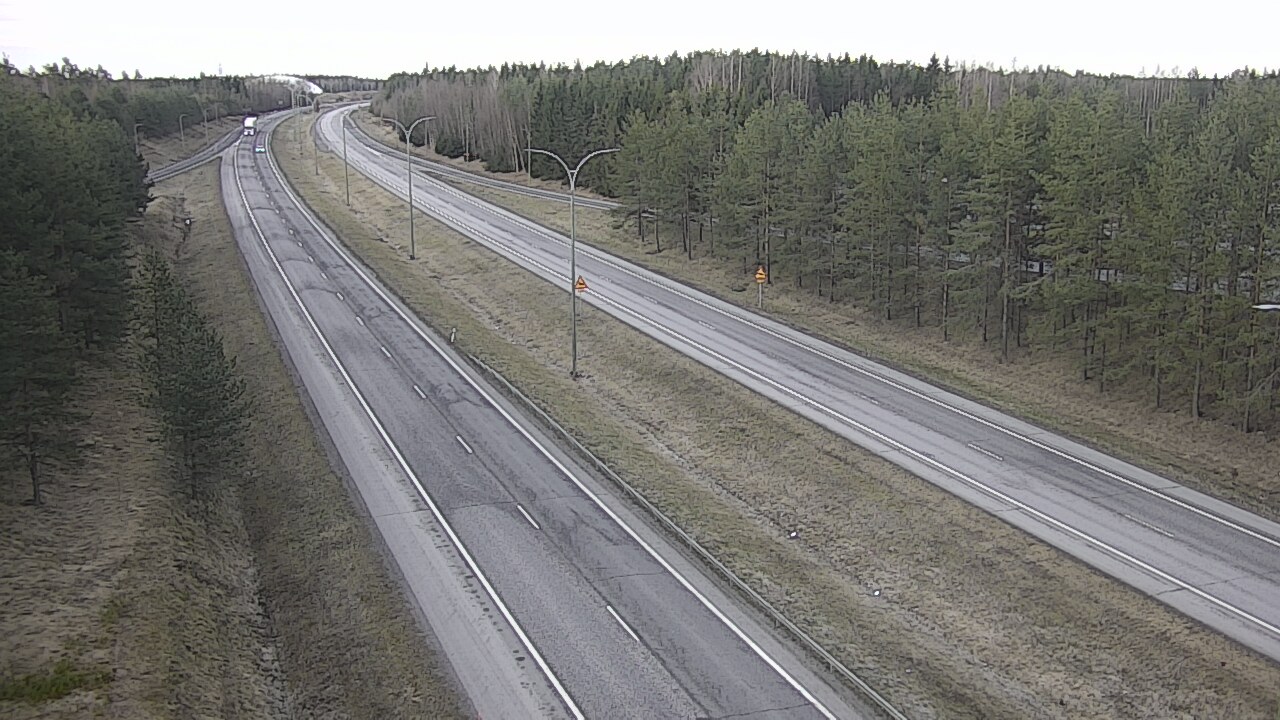 Weather Camera Image Väg 4 Uleåborg, Ouluntulli, Oulu, Pohjois-Pohjanmaa
