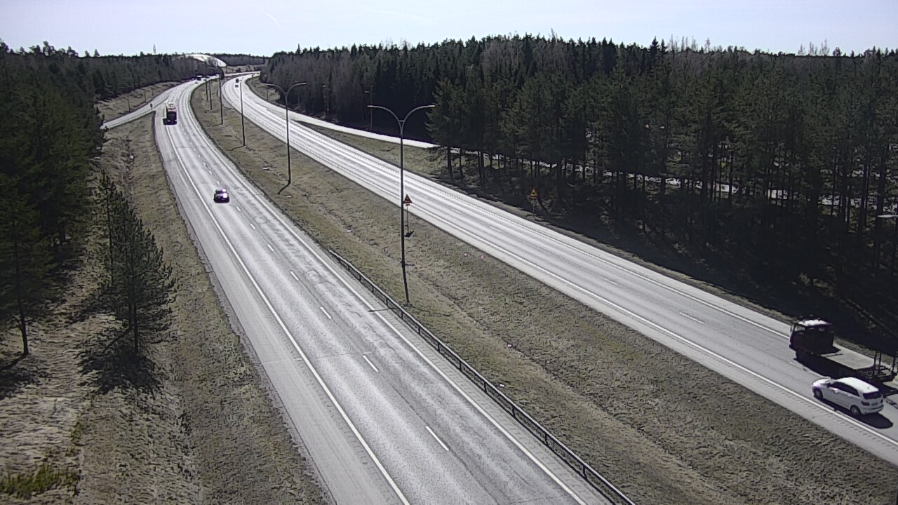 Weather Camera Image Väg 4 Uleåborg, Ouluntulli, Oulu, Pohjois-Pohjanmaa