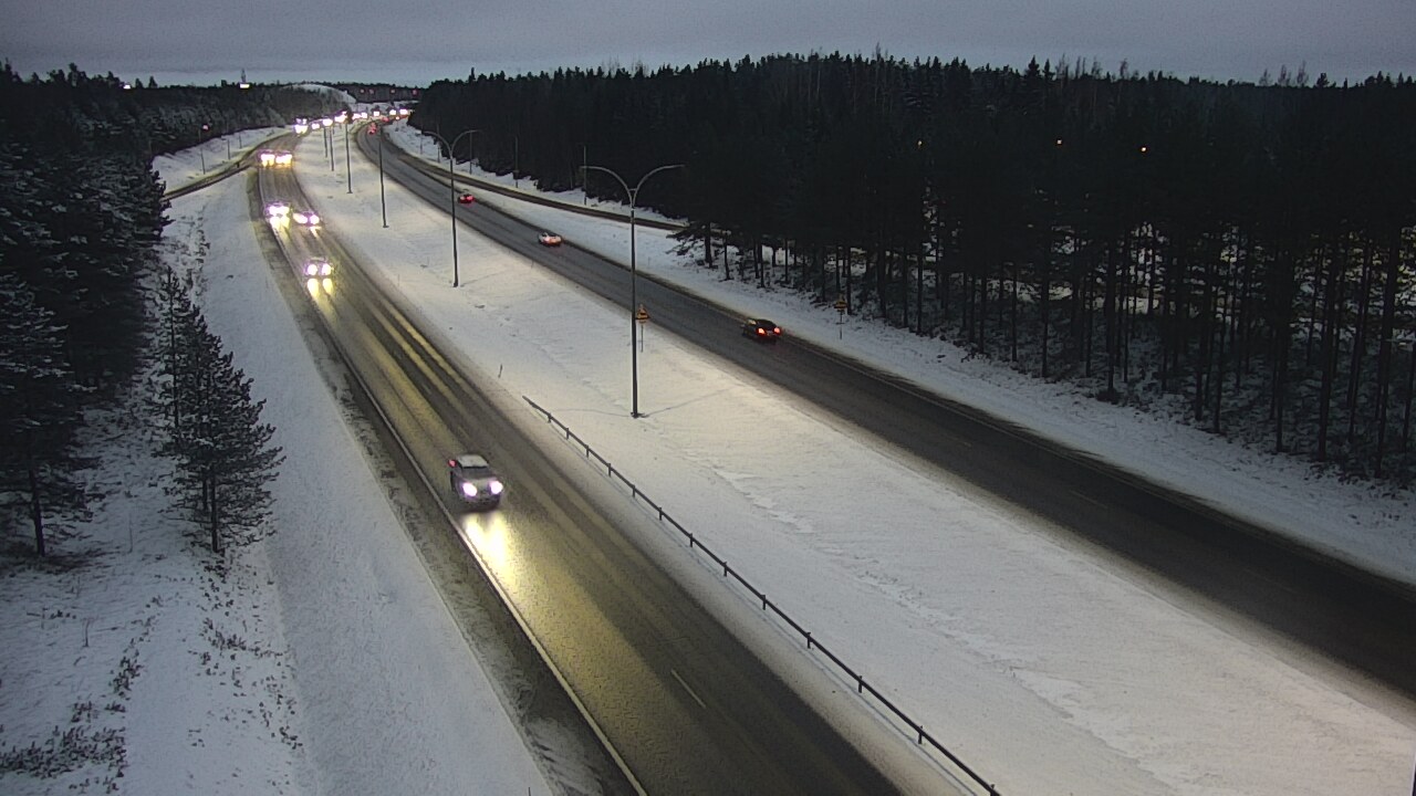 Weather Camera Image Väg 4 Uleåborg, Ouluntulli, Oulu, Pohjois-Pohjanmaa