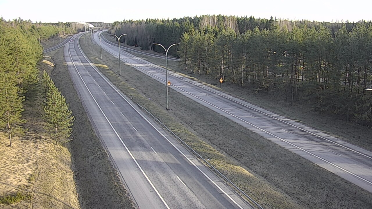 Weather Camera Image Väg 4 Uleåborg, Ouluntulli, Oulu, Pohjois-Pohjanmaa