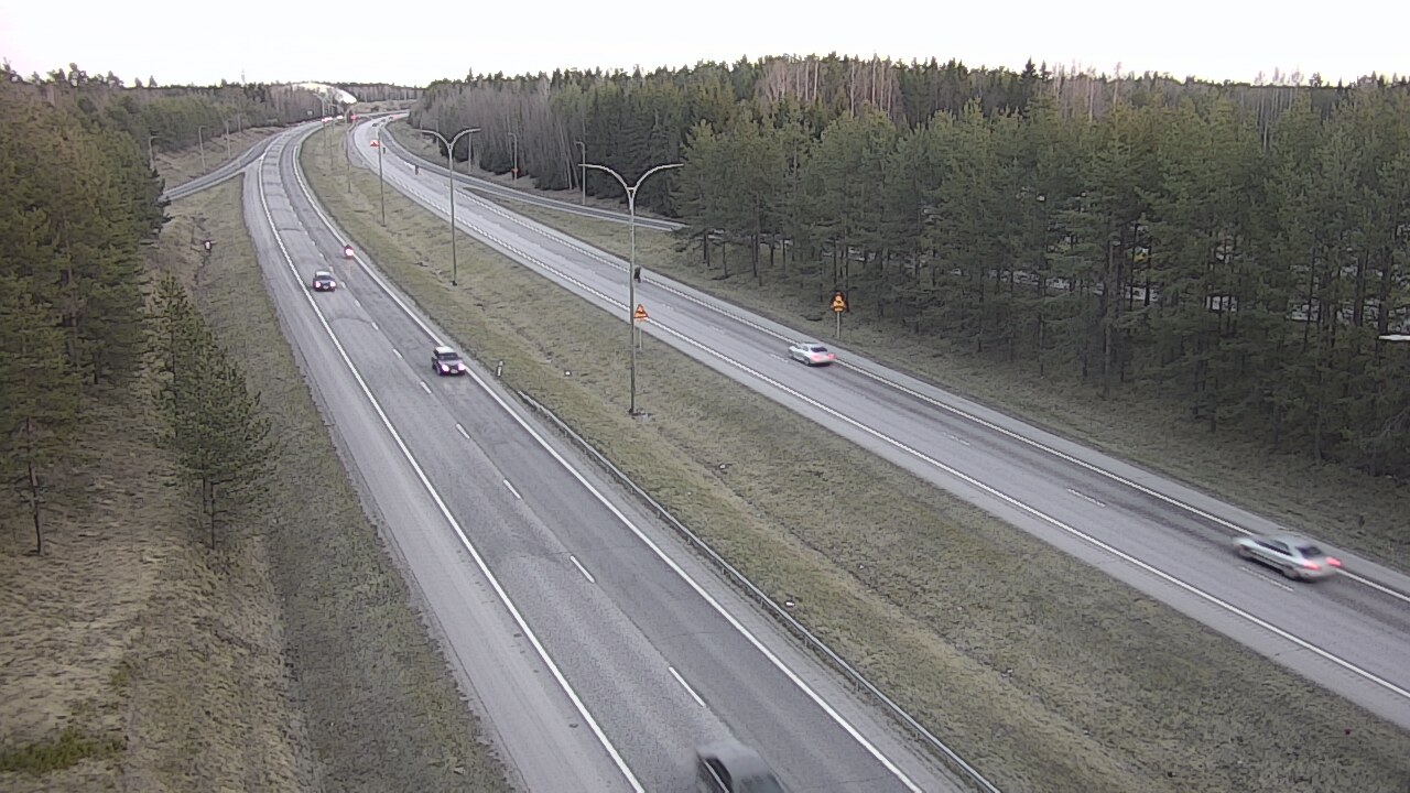 Weather Camera Image Väg 4 Uleåborg, Ouluntulli, Oulu, Pohjois-Pohjanmaa