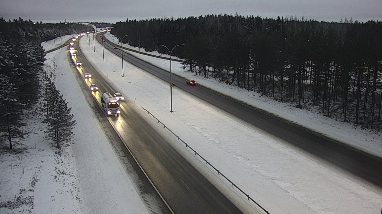 Weather Camera Image Väg 4 Uleåborg, Ouluntulli, Oulu, Pohjois-Pohjanmaa