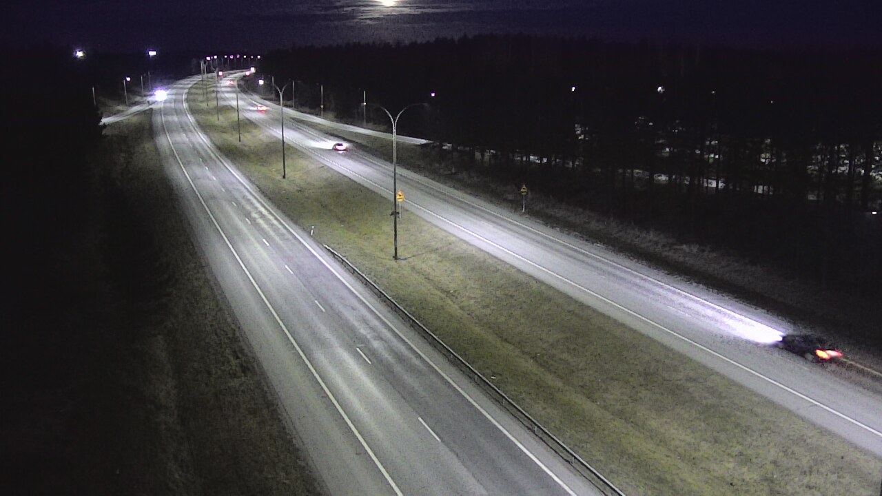 Weather Camera Image Road 4 Oulu, Ouluntulli, Oulu, Pohjois-Pohjanmaa
