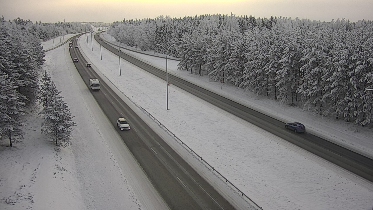 Weather Camera Image Väg 4 Uleåborg, Ouluntulli, Oulu, Pohjois-Pohjanmaa