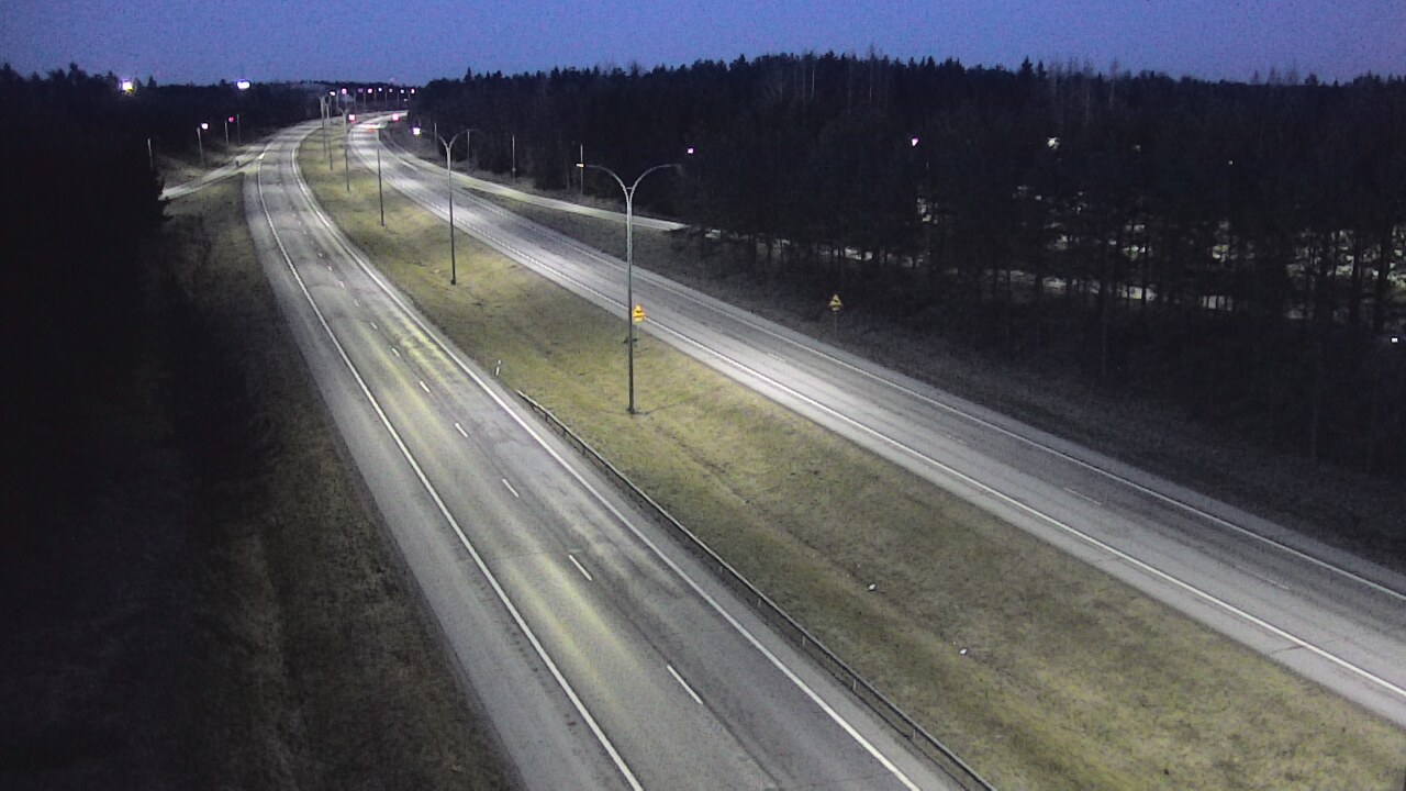 Weather Camera Image Väg 4 Uleåborg, Ouluntulli, Oulu, Pohjois-Pohjanmaa