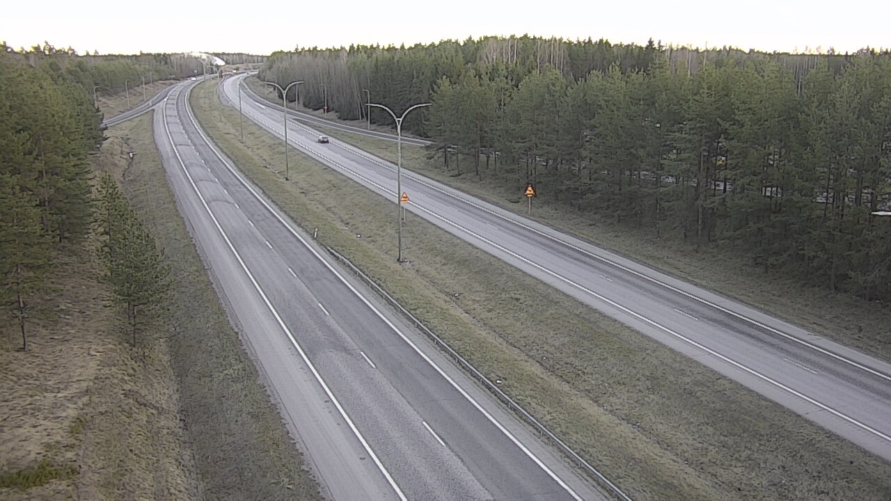 Weather Camera Image Väg 4 Uleåborg, Ouluntulli, Oulu, Pohjois-Pohjanmaa