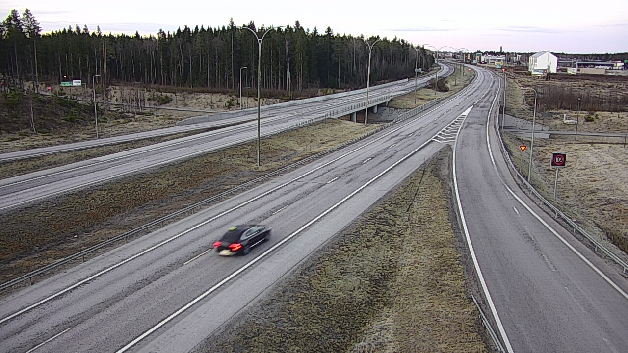 Weather Camera Image Väg 4 Kempele, Zatelliitti, Oulu, Pohjois-Pohjanmaa