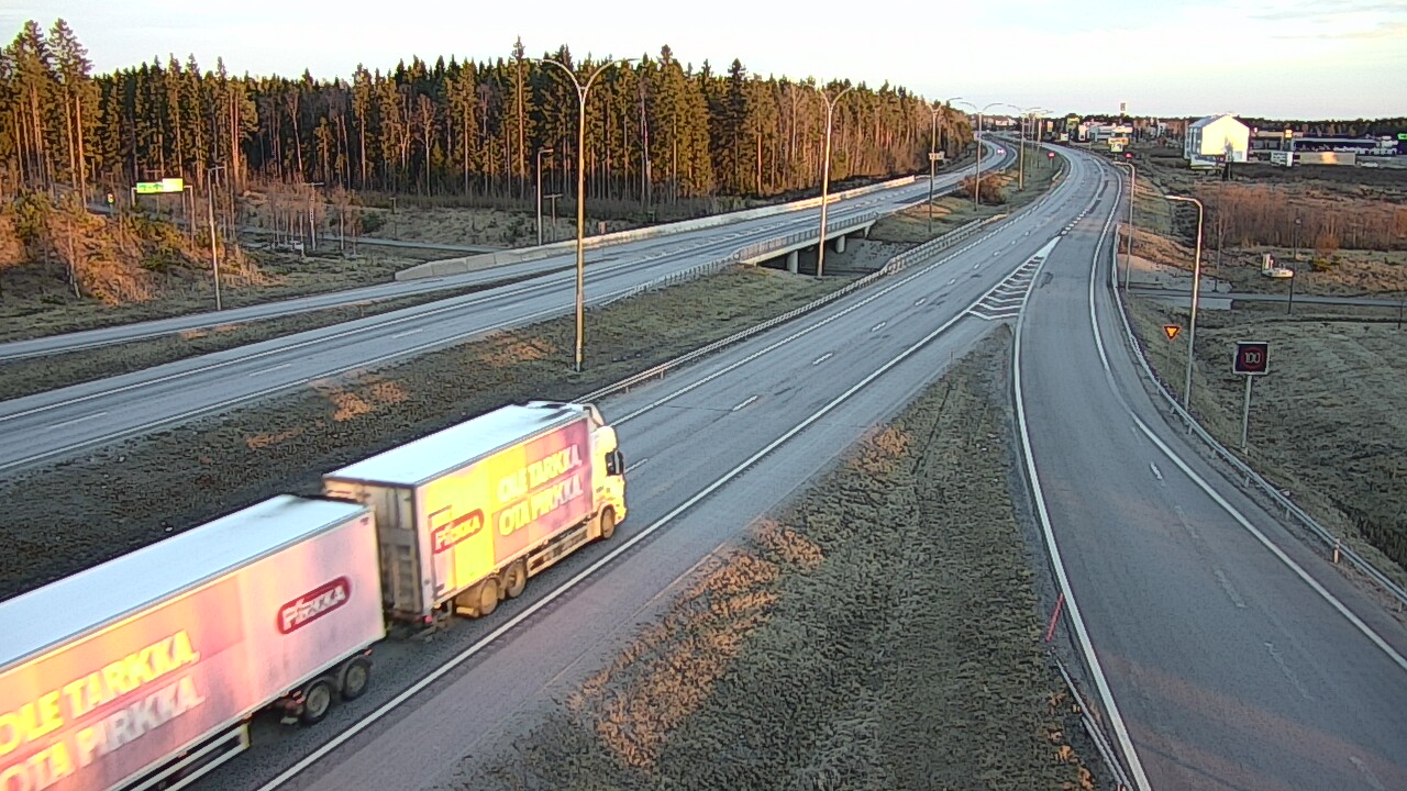 Weather Camera Image Väg 4 Kempele, Zatelliitti, Oulu, Pohjois-Pohjanmaa