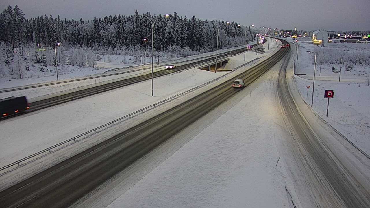 Weather Camera Image Väg 4 Kempele, Zatelliitti, Oulu, Pohjois-Pohjanmaa