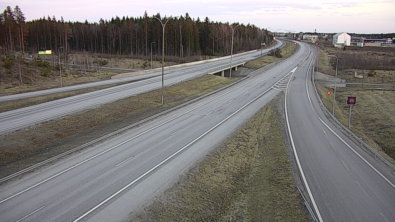 Weather Camera Image Väg 4 Kempele, Zatelliitti, Oulu, Pohjois-Pohjanmaa
