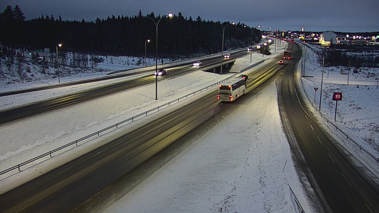 Kelikamerat Kuva Tie 4 Kempele, Zatelliitti, Oulu, Pohjois-Pohjanmaa