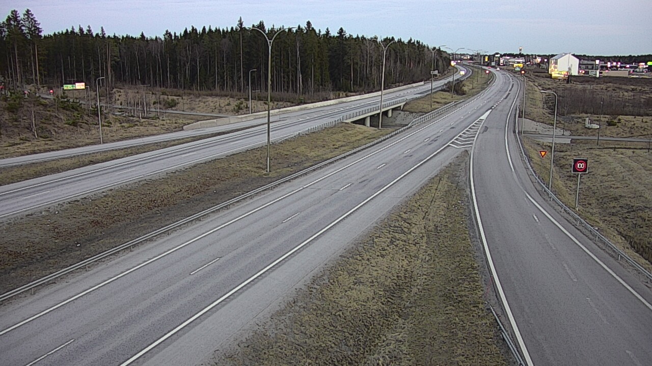 Weather Camera Image Väg 4 Kempele, Zatelliitti, Oulu, Pohjois-Pohjanmaa