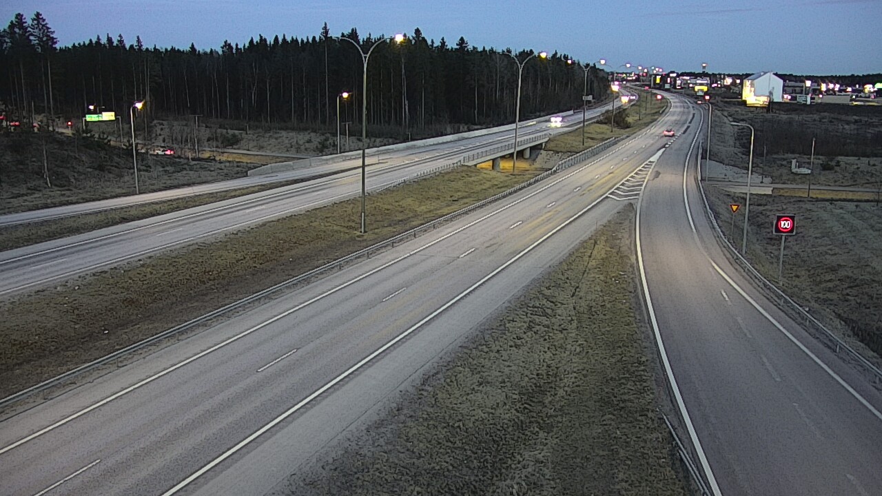 Weather Camera Image Väg 4 Kempele, Zatelliitti, Oulu, Pohjois-Pohjanmaa