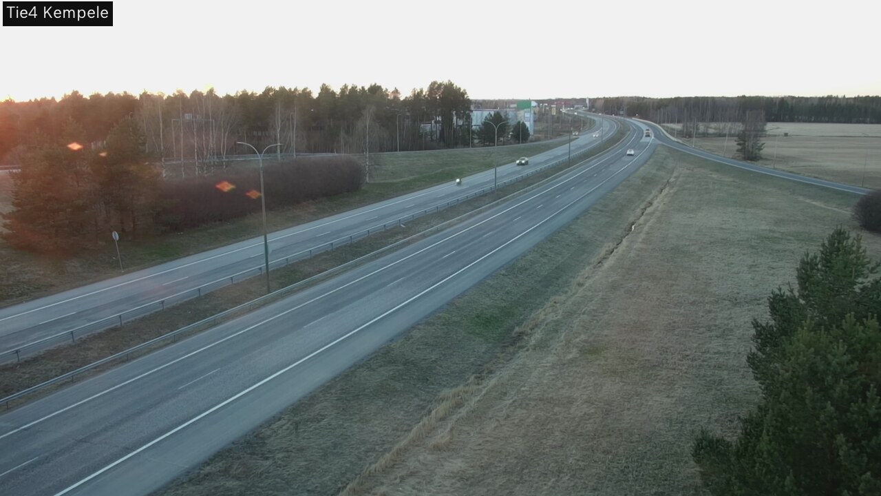 Kelikamerat Kuva Tie 4 Kempele, Zeppelin, Kempele, Pohjois-Pohjanmaa