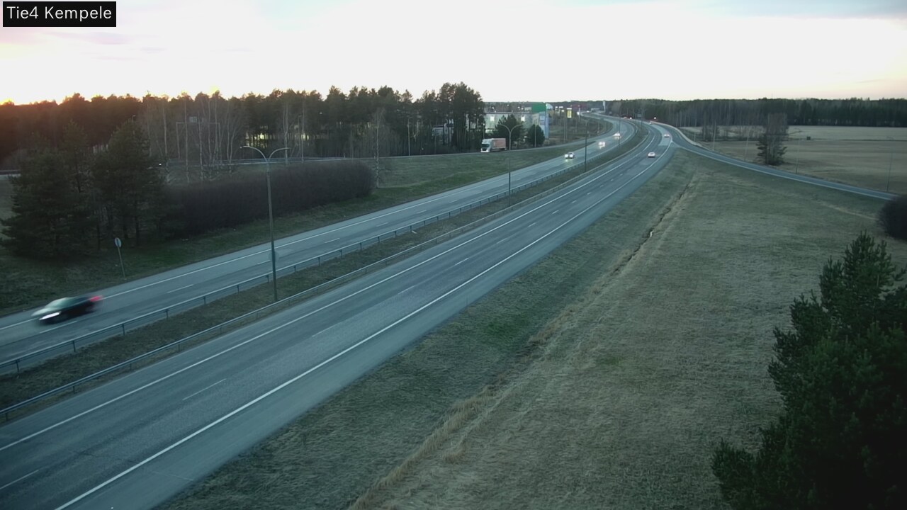 Kelikamerat Kuva Tie 4 Kempele, Zeppelin, Kempele, Pohjois-Pohjanmaa