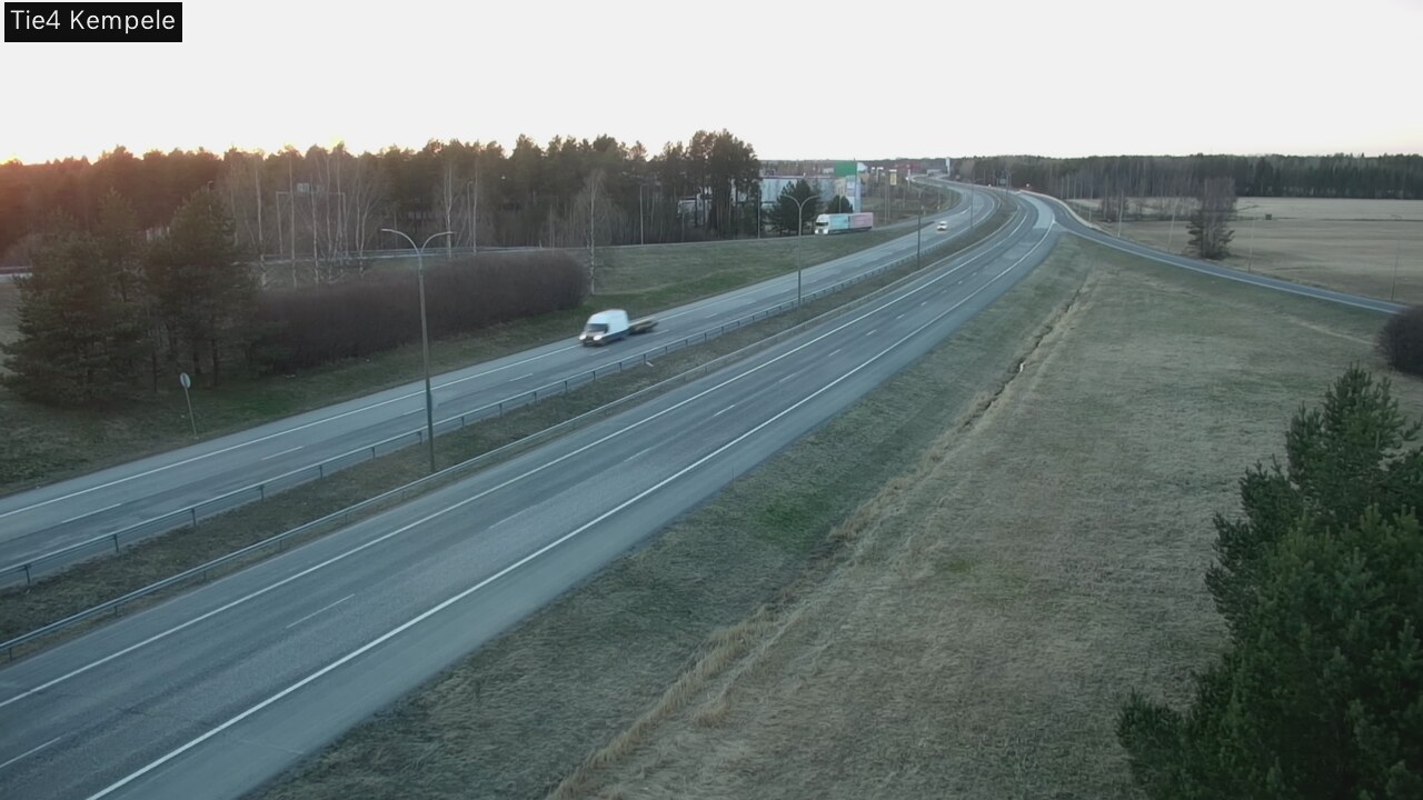 Kelikamerat Kuva Tie 4 Kempele, Zeppelin, Kempele, Pohjois-Pohjanmaa