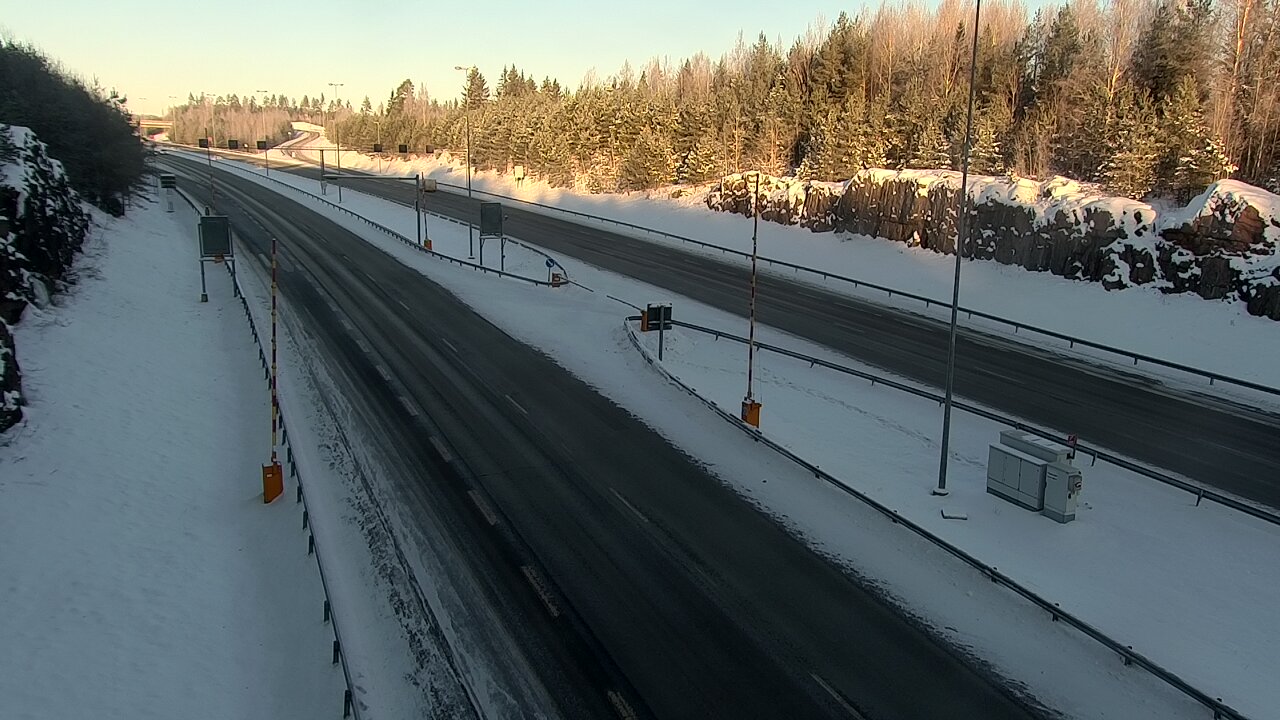 Kelikamerat Kuva Tie 1 Lohja, Tervakorpi, puomi länsi, Lohja, Uusimaa