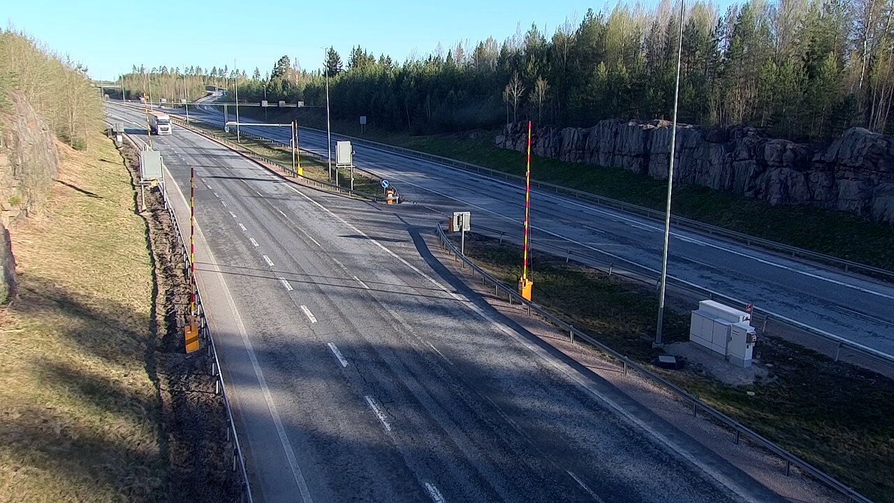 Kelikamerat Kuva Tie 1 Lohja, Tervakorpi, puomi länsi, Lohja, Uusimaa