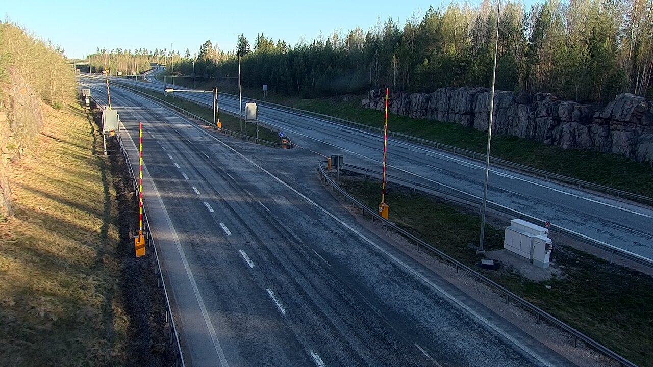 Kelikamerat Kuva Tie 1 Lohja, Tervakorpi, puomi länsi, Lohja, Uusimaa