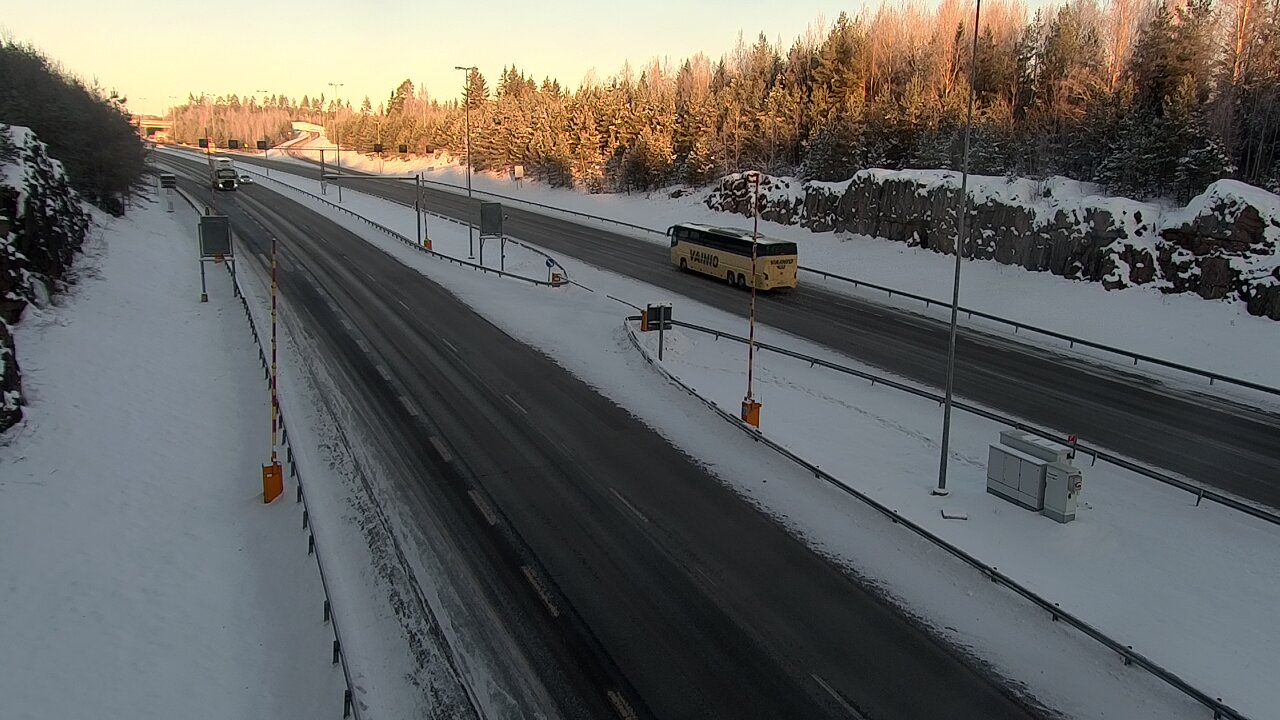 Kelikamerat Kuva Tie 1 Lohja, Tervakorpi, puomi länsi, Lohja, Uusimaa