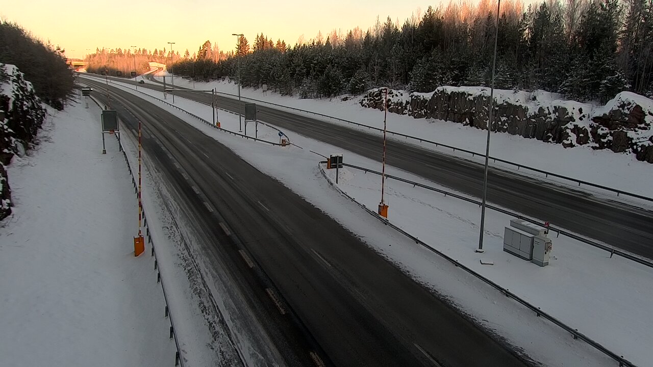 Kelikamerat Kuva Tie 1 Lohja, Tervakorpi, puomi länsi, Lohja, Uusimaa