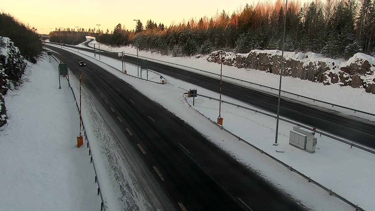 Kelikamerat Kuva Tie 1 Lohja, Tervakorpi, puomi länsi, Lohja, Uusimaa