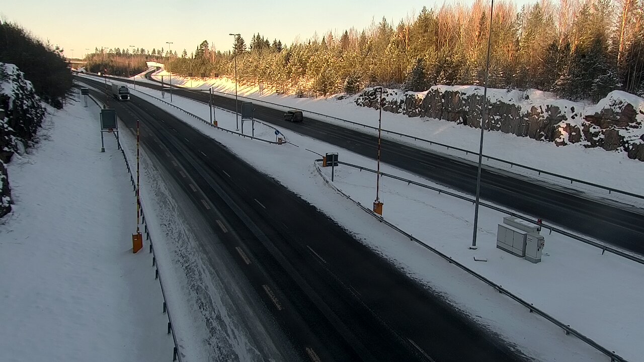 Kelikamerat Kuva Tie 1 Lohja, Tervakorpi, puomi länsi, Lohja, Uusimaa