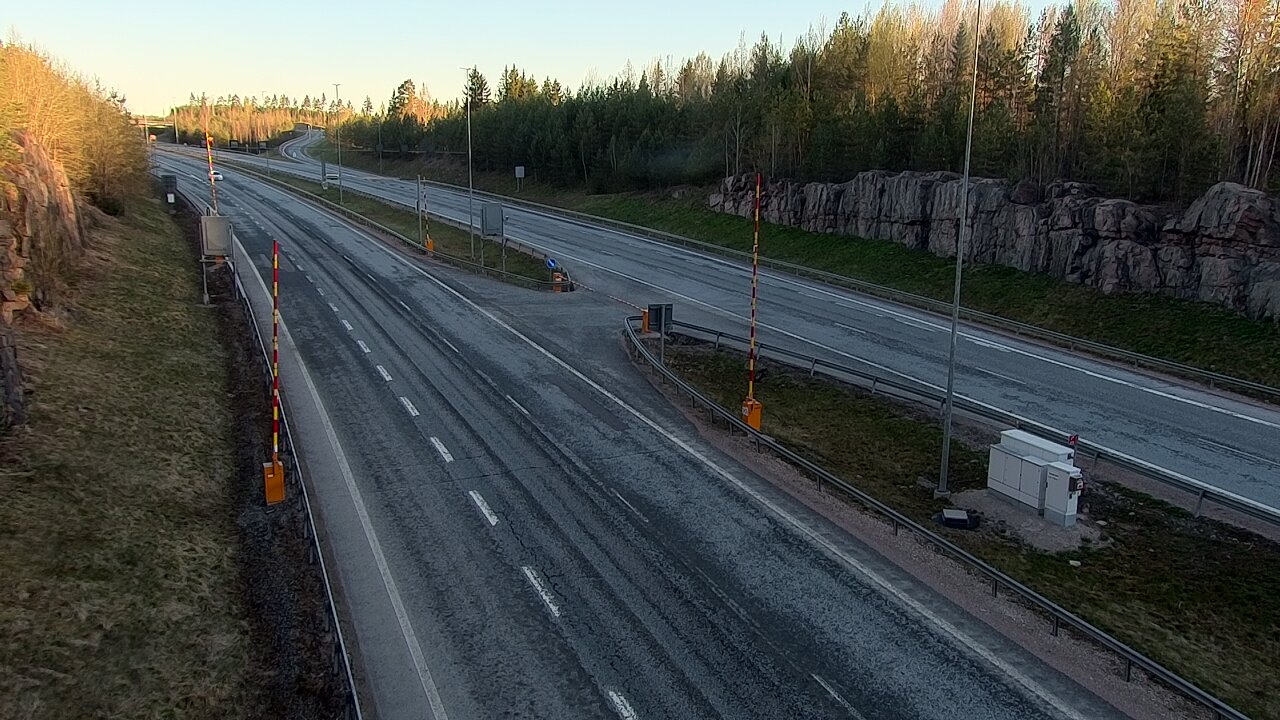 Kelikamerat Kuva Tie 1 Lohja, Tervakorpi, puomi länsi, Lohja, Uusimaa