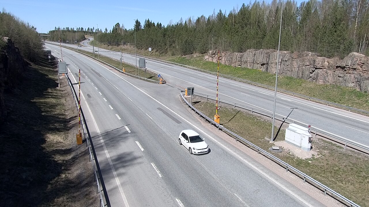 Kelikamerat Kuva Tie 1 Lohja, Tervakorpi, puomi länsi, Lohja, Uusimaa