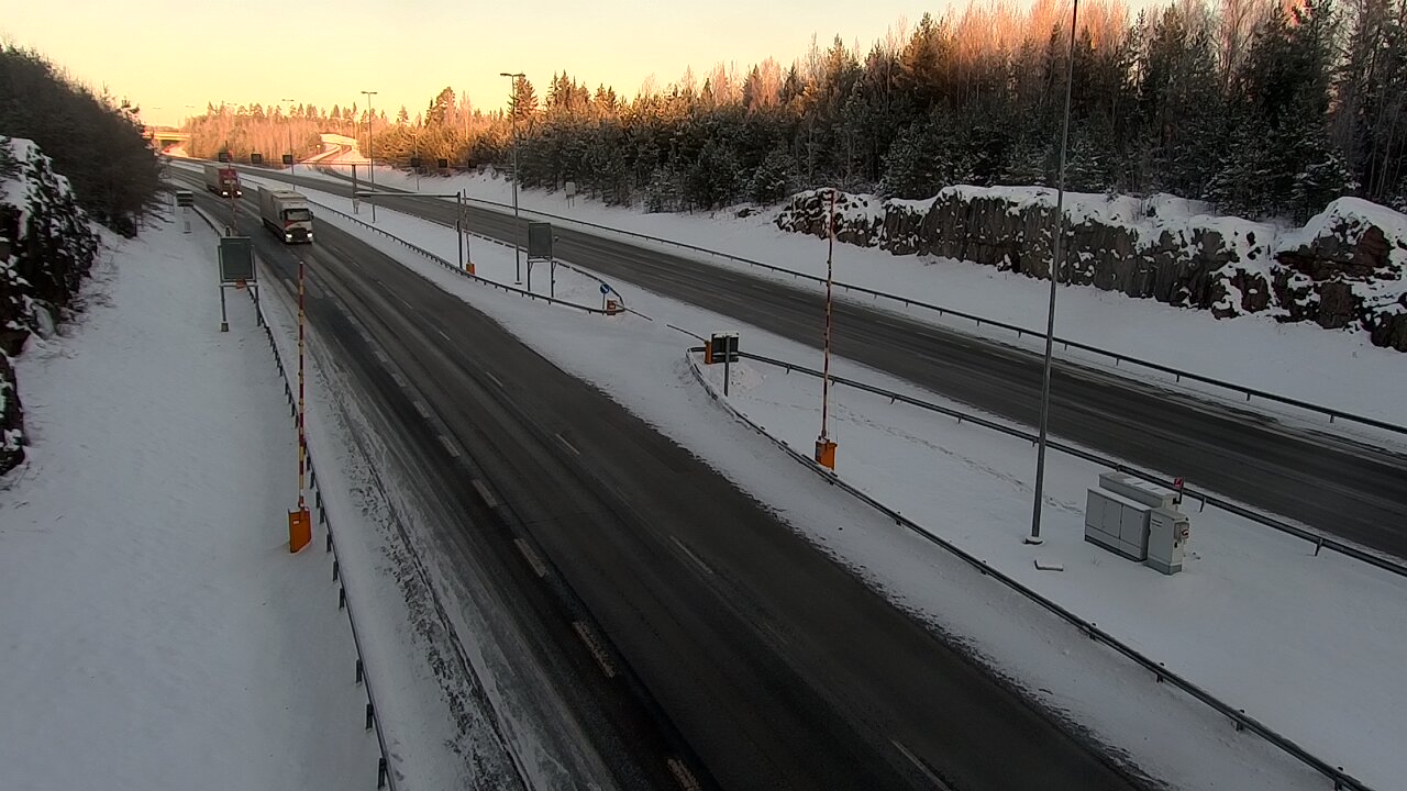 Kelikamerat Kuva Tie 1 Lohja, Tervakorpi, puomi länsi, Lohja, Uusimaa