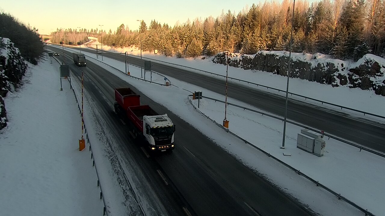 Kelikamerat Kuva Tie 1 Lohja, Tervakorpi, puomi länsi, Lohja, Uusimaa