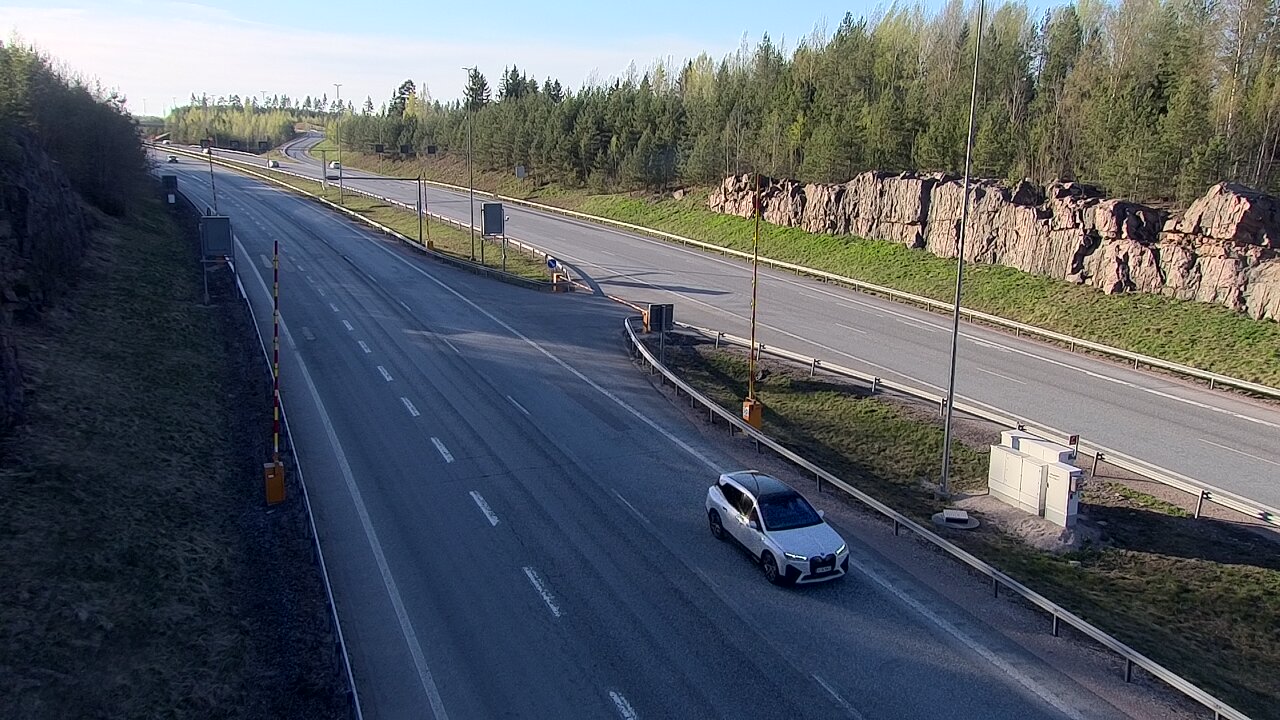 Kelikamerat Kuva Tie 1 Lohja, Tervakorpi, puomi länsi, Lohja, Uusimaa