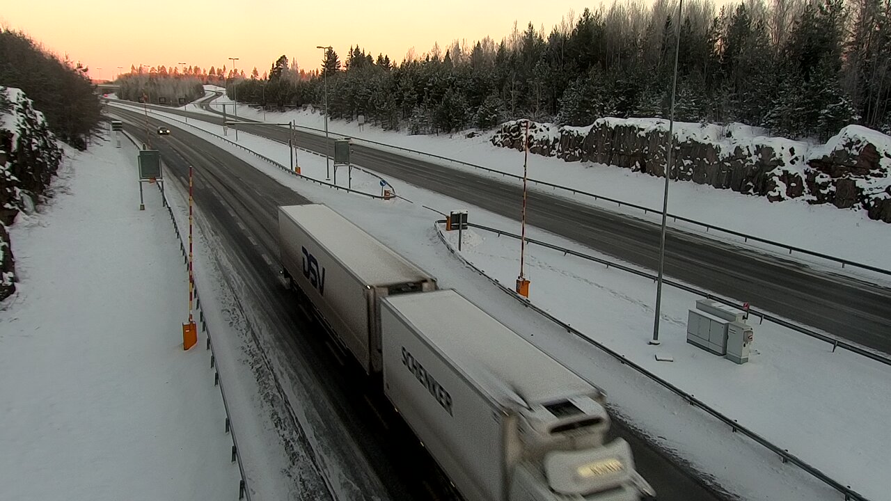 Kelikamerat Kuva Tie 1 Lohja, Tervakorpi, puomi länsi, Lohja, Uusimaa