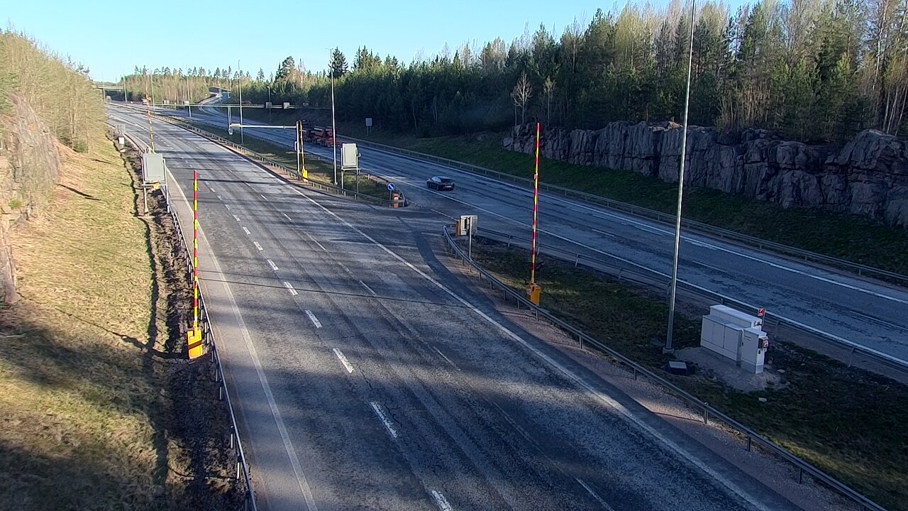 Kelikamerat Kuva Tie 1 Lohja, Tervakorpi, puomi länsi, Lohja, Uusimaa