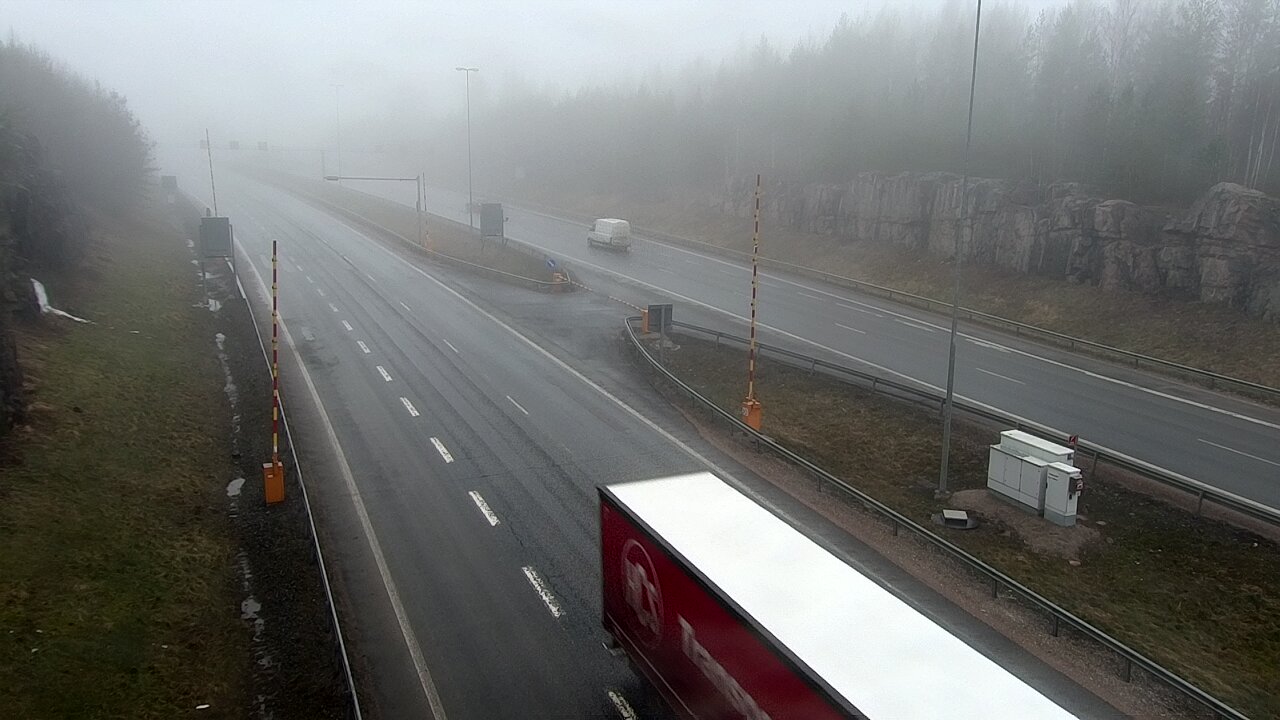 Kelikamerat Kuva Tie 1 Lohja, Tervakorpi, puomi länsi, Lohja, Uusimaa