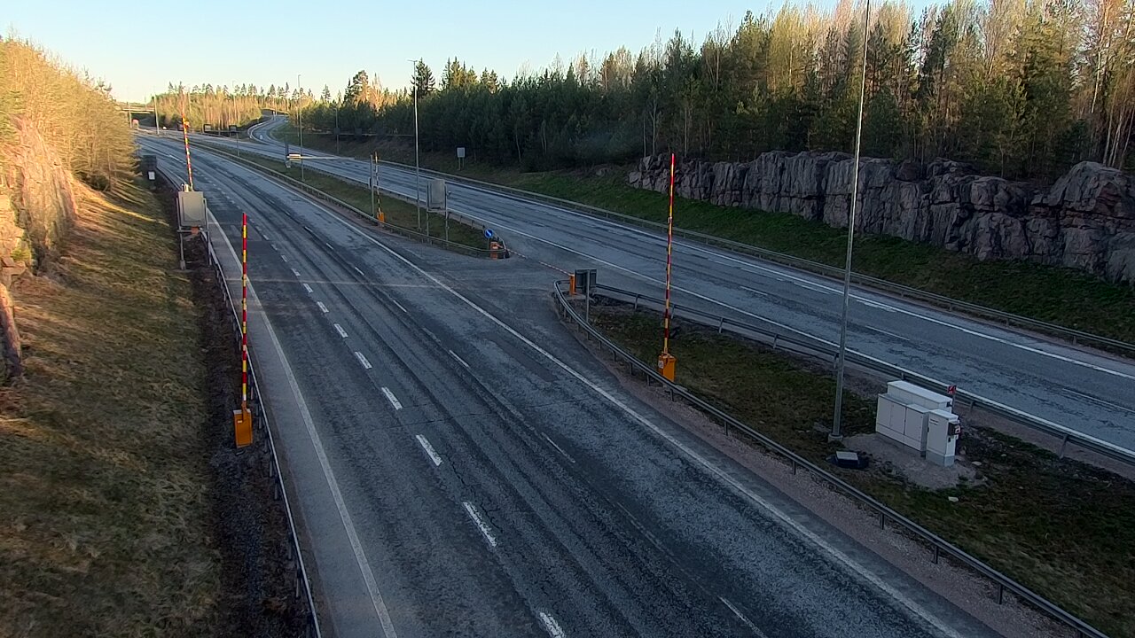 Kelikamerat Kuva Tie 1 Lohja, Tervakorpi, puomi länsi, Lohja, Uusimaa