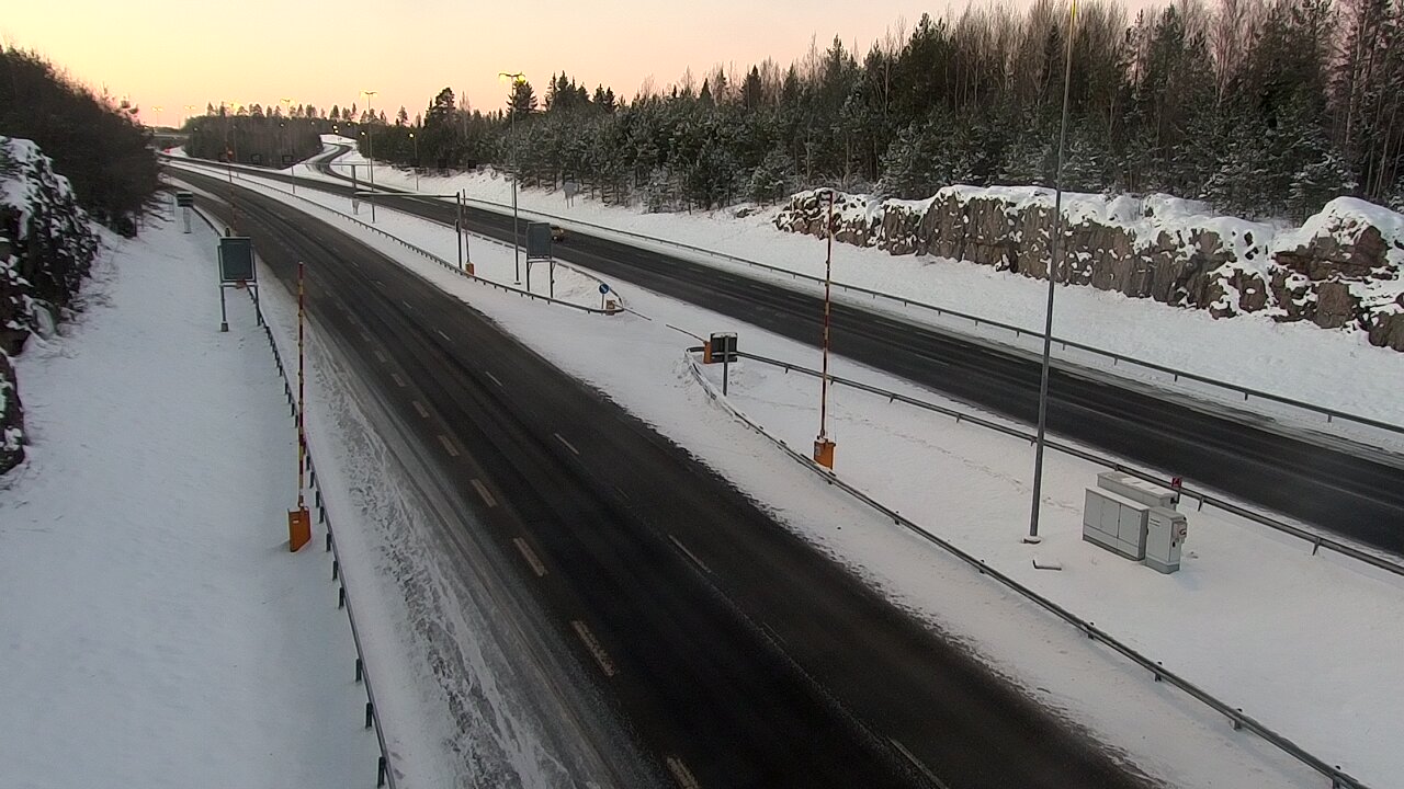Kelikamerat Kuva Tie 1 Lohja, Tervakorpi, puomi länsi, Lohja, Uusimaa