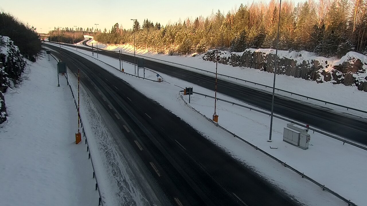 Kelikamerat Kuva Tie 1 Lohja, Tervakorpi, puomi länsi, Lohja, Uusimaa