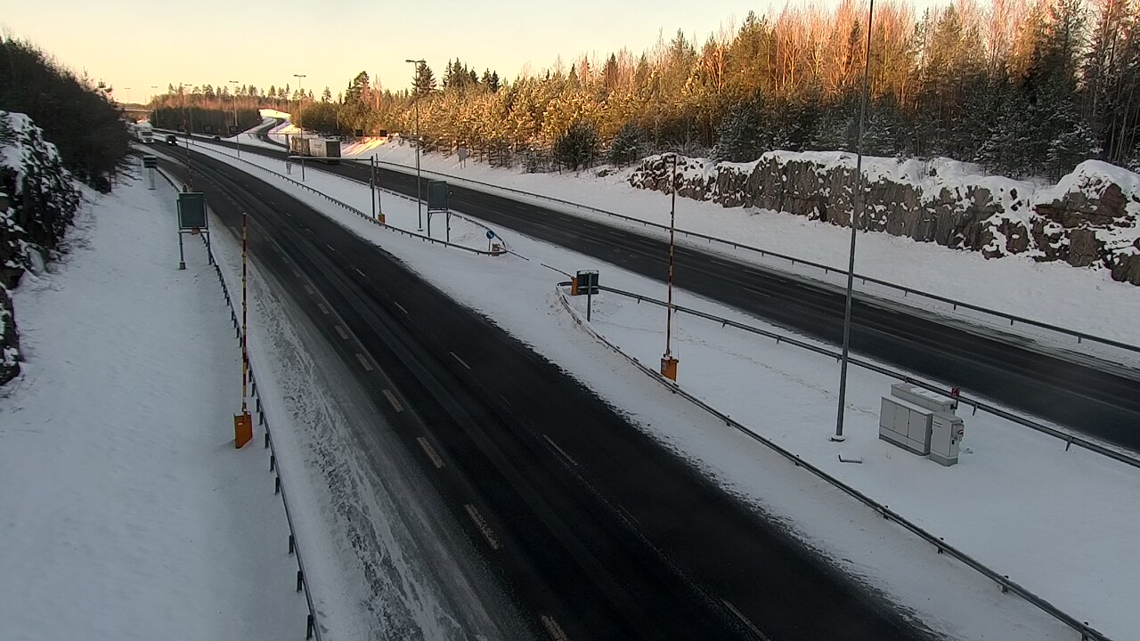 Kelikamerat Kuva Tie 1 Lohja, Tervakorpi, puomi länsi, Lohja, Uusimaa