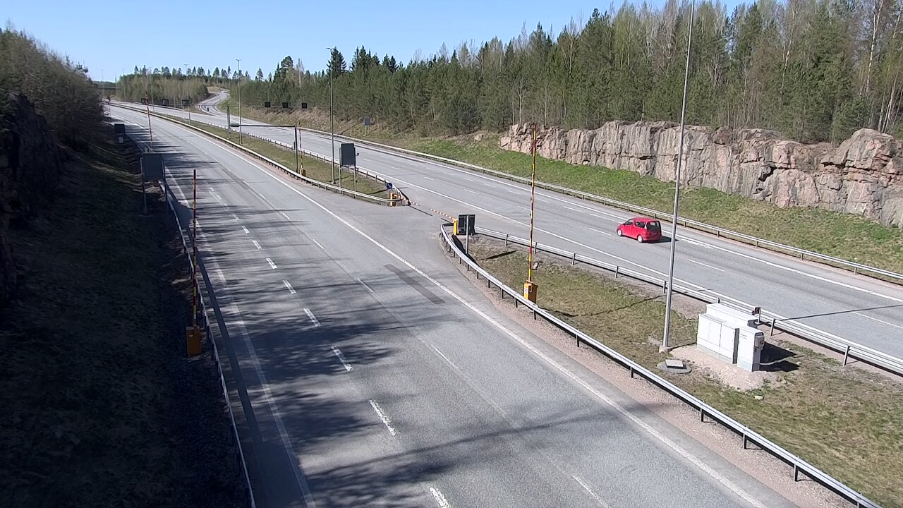 Kelikamerat Kuva Tie 1 Lohja, Tervakorpi, puomi länsi, Lohja, Uusimaa