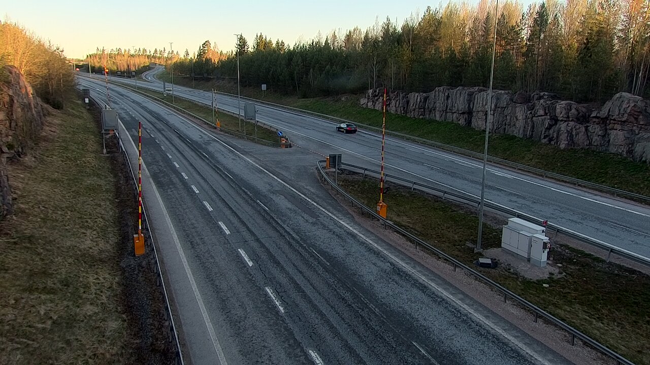 Kelikamerat Kuva Tie 1 Lohja, Tervakorpi, puomi länsi, Lohja, Uusimaa